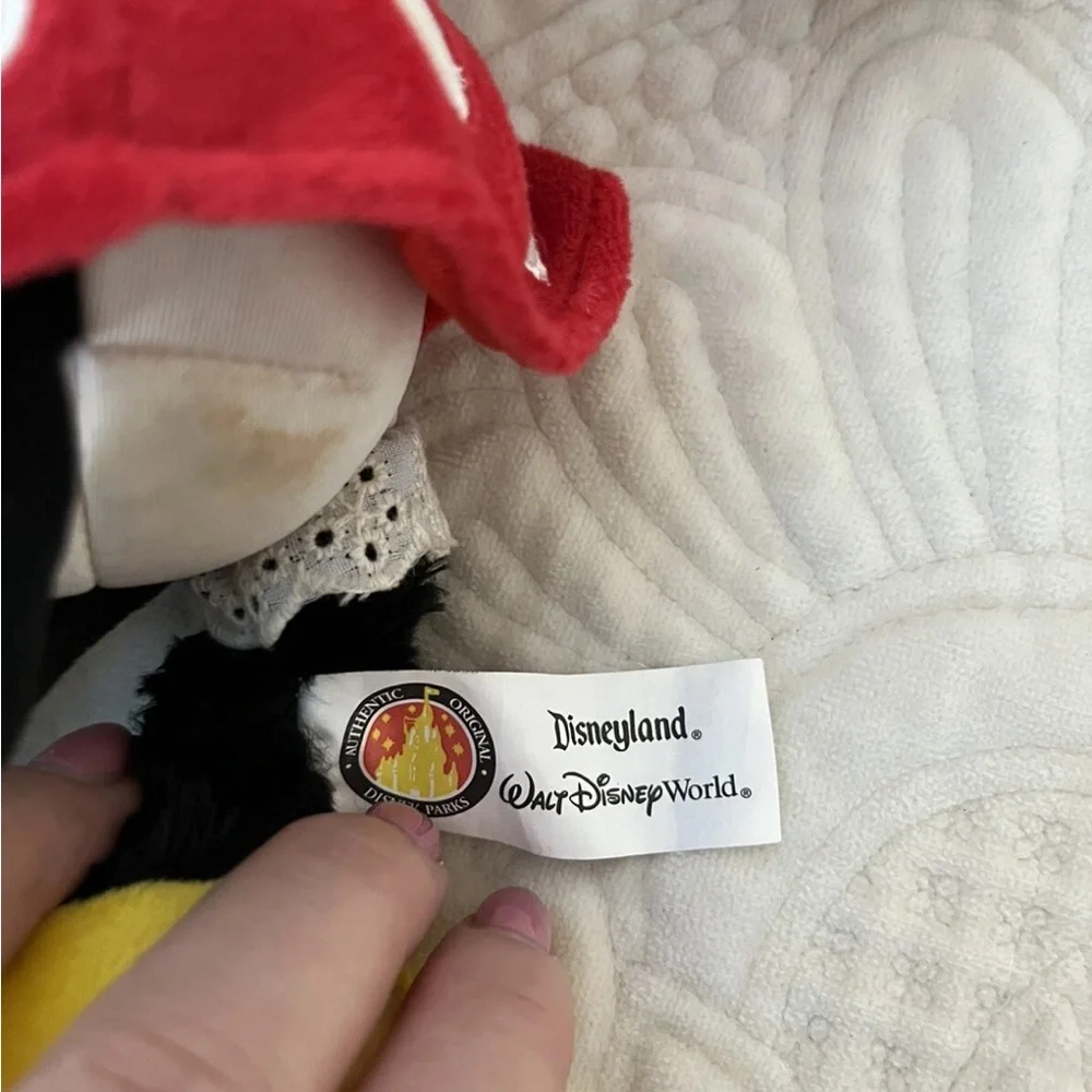 NWT VTG Disney 9-inch Minnie Mouse Bean Bag Plush